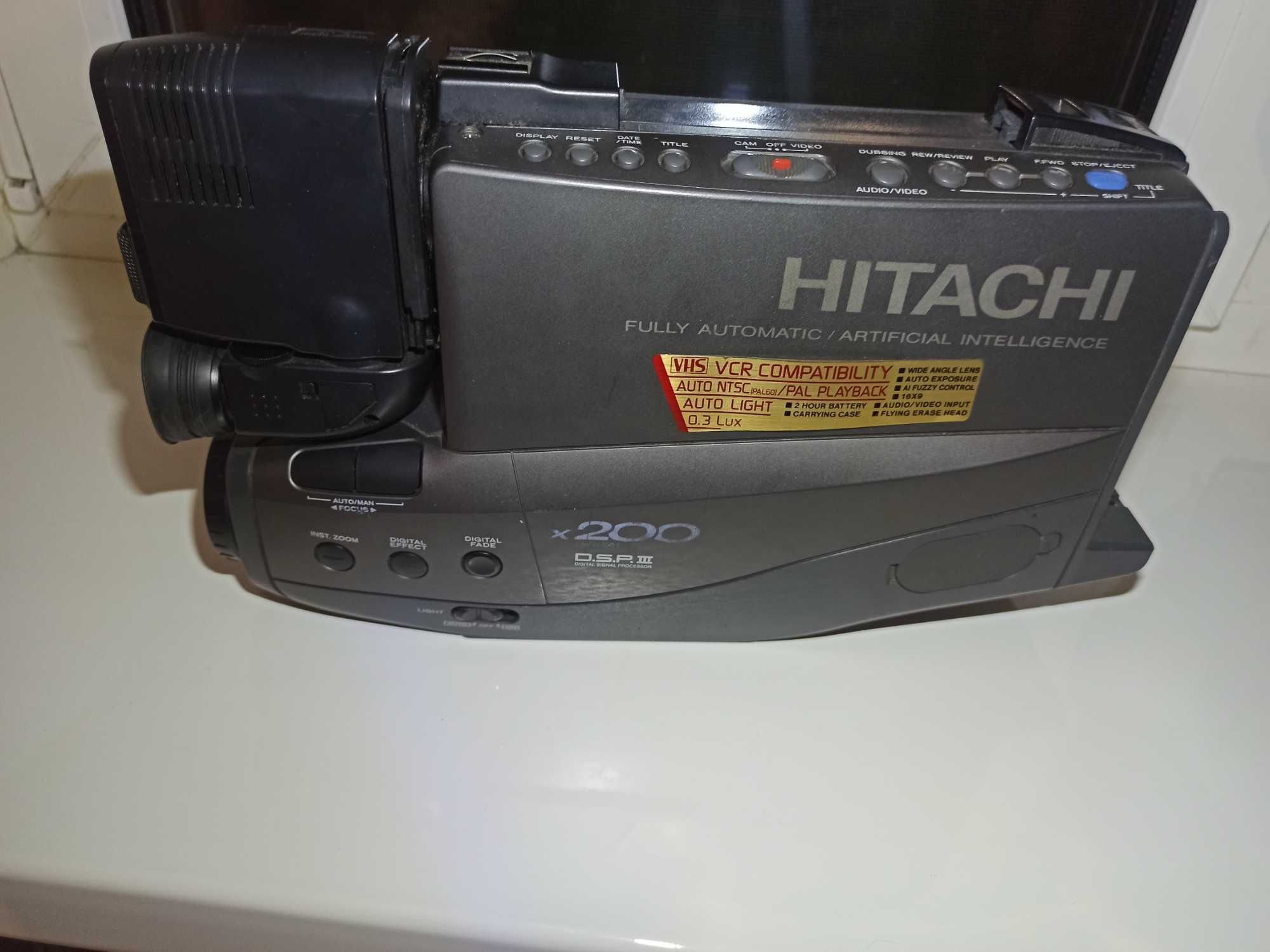 Велика відеокамера HITACHI VM-7380E для касет VHS привезена з японії