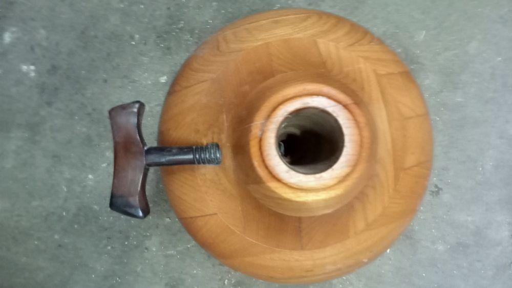 Używany stojak z drewna