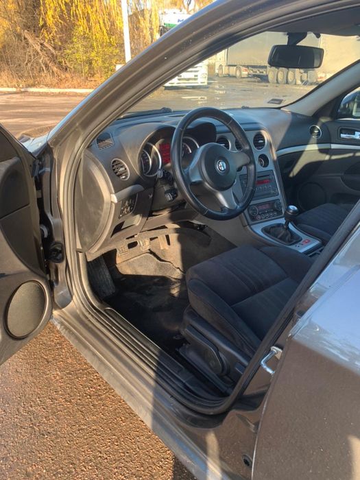 Alfa Romeo 1.8 бен. В дуже чудовому стані. Для військових