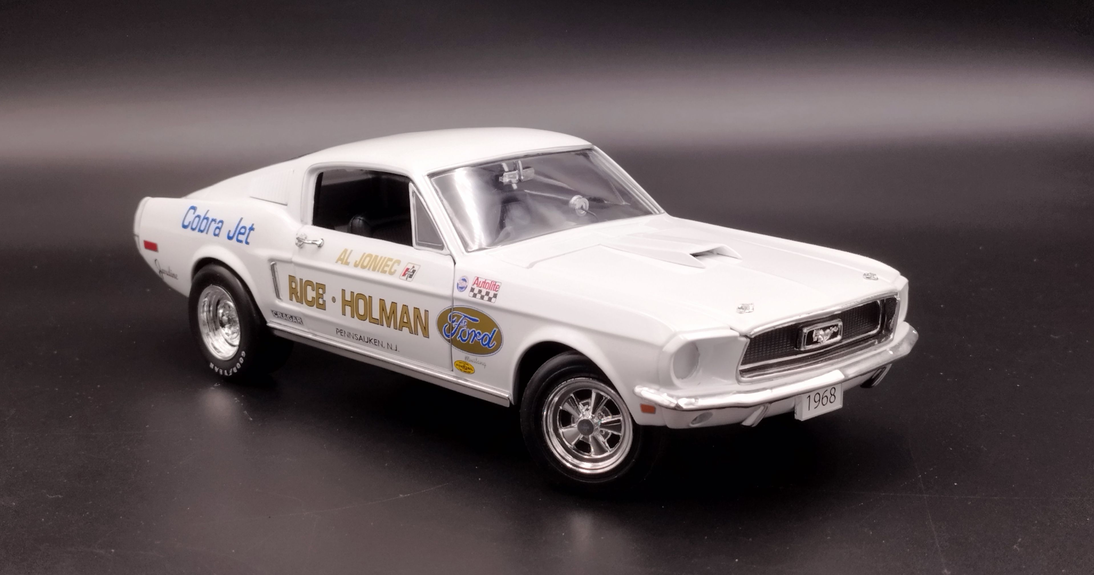 1:18 Auto Word 1968 Ford Mustang S/S Cobra Jet AL Joniec model używany