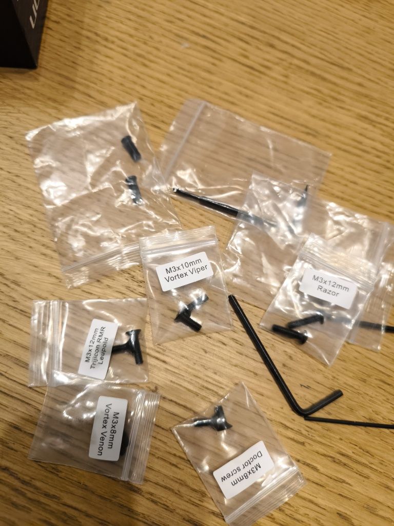 Mini kolimator do pistoletu riton optics x3