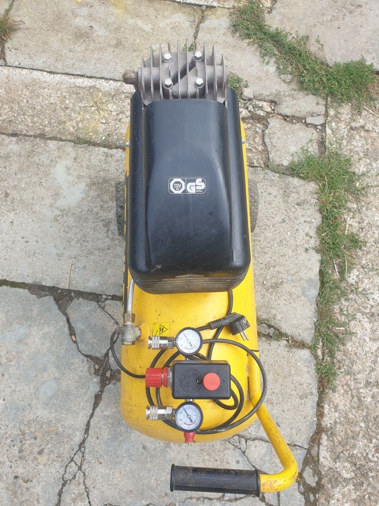 Kompresor Stanley 50l 10 bar 1.8kW 2.5 Hp
