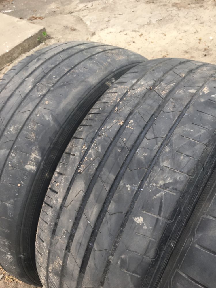 Продам резину hankook 215/55 r17