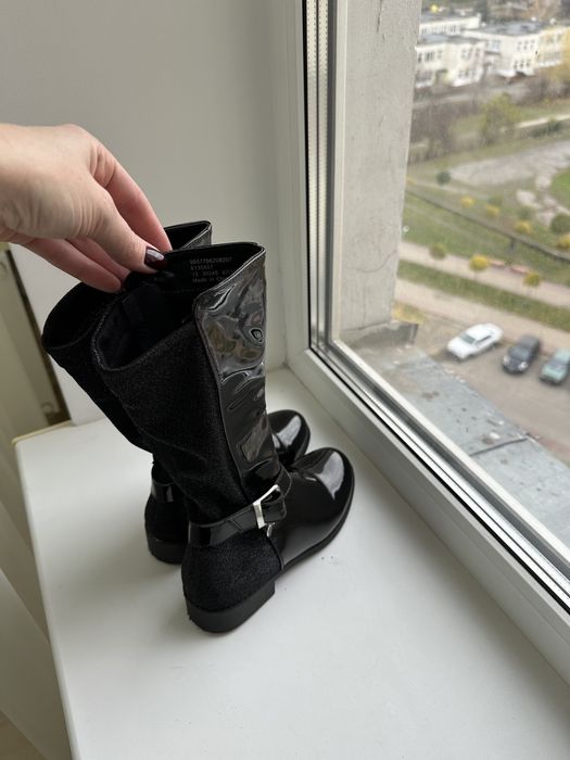 Чоботи дитячі лакові з текстилем