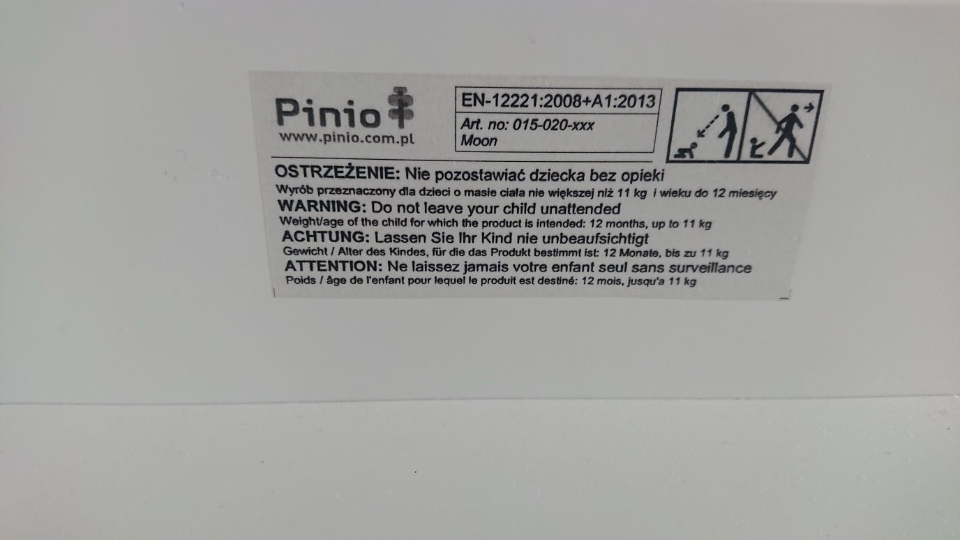 Zestaw mebli PINIO łóżeczko z szufladą i komoda