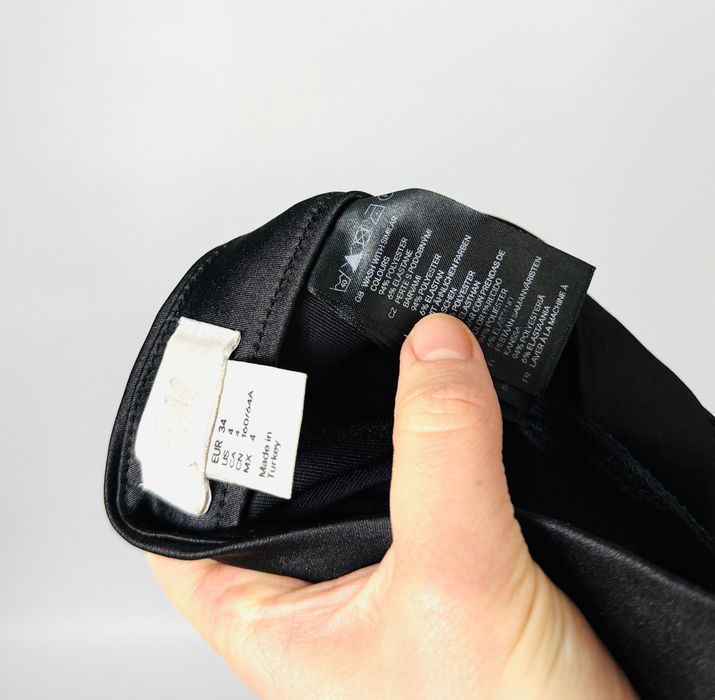 Czarne połyskujące spodnie slim XS 34 H&M