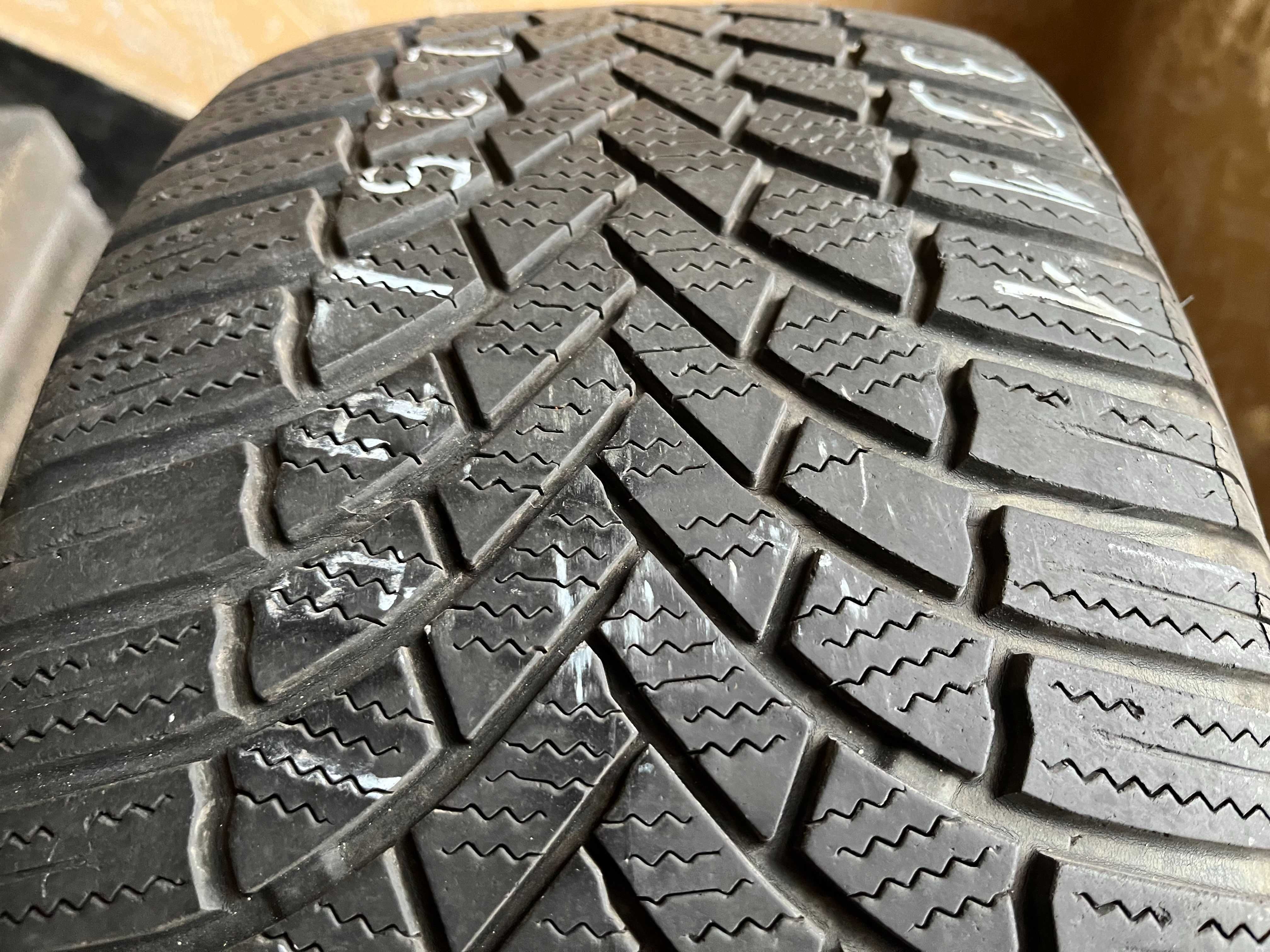 Opony zimowe 1szt 235/45 R17 97V Bridgestone Blizzak LM005 #3311