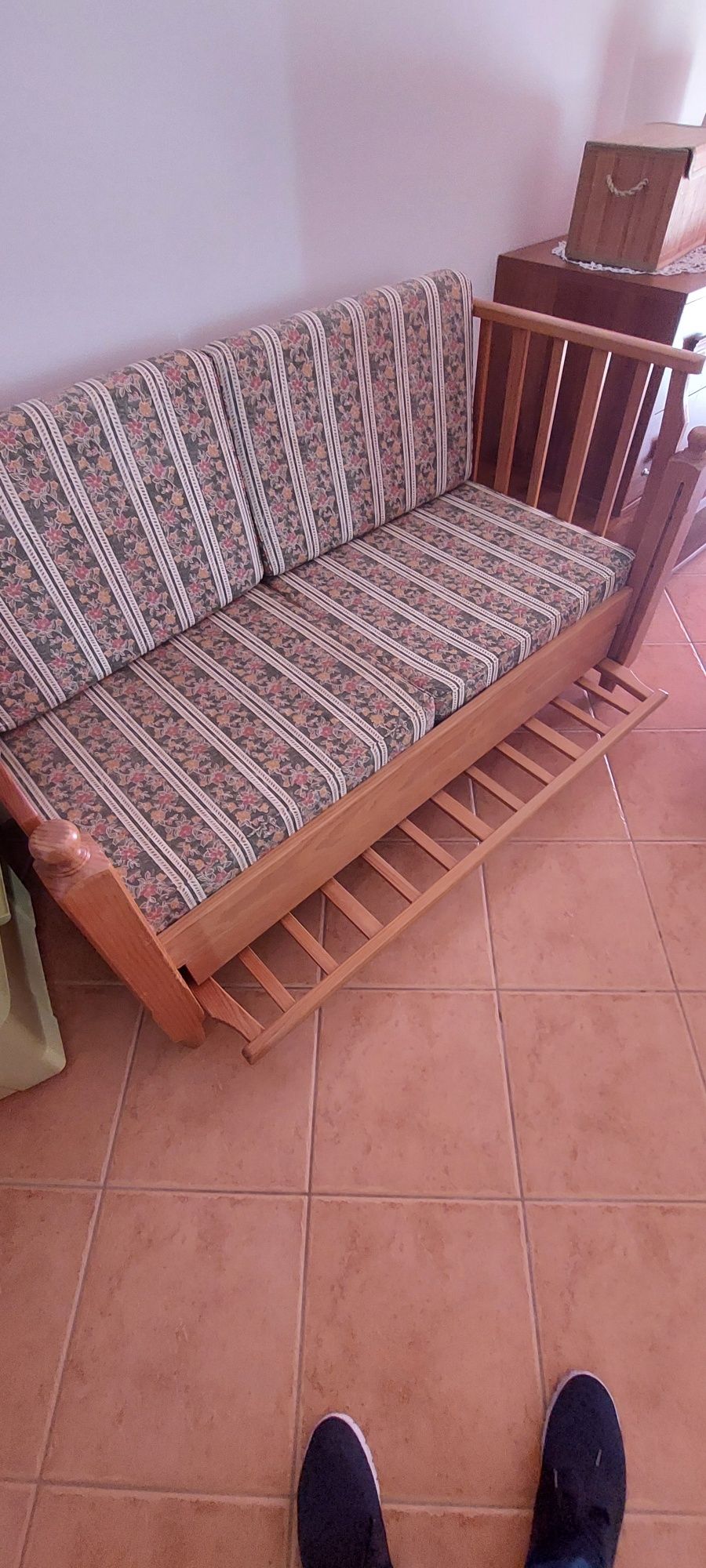 Cama de bebé em pinho maciço