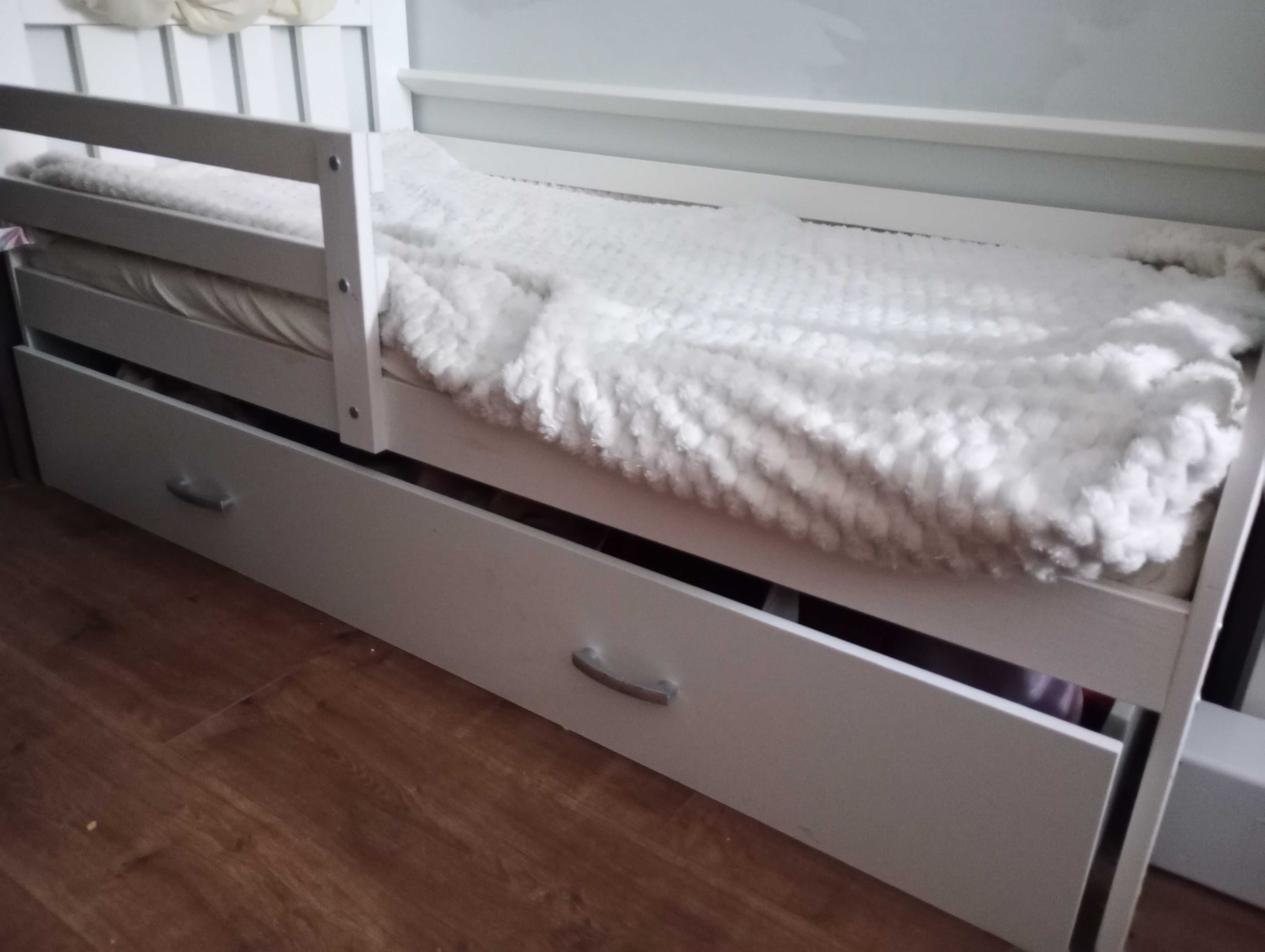 Drewniane łóżko  domek 167x85