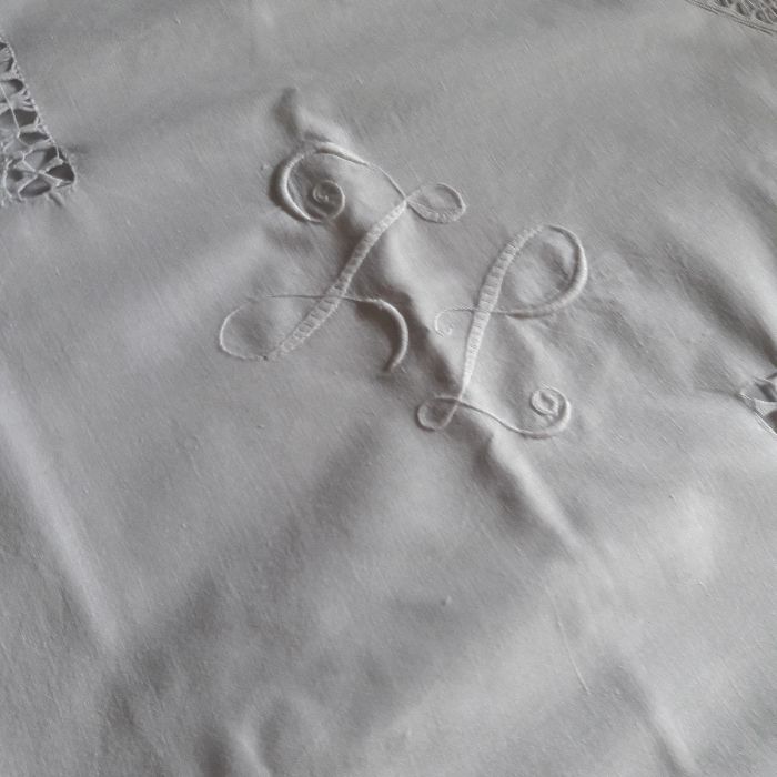 Fronhas (2) p/almofadas com renda e bainha aberta, antigo