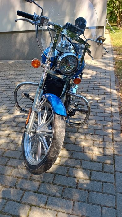 Kawasaki Vulcan Custom VN 900