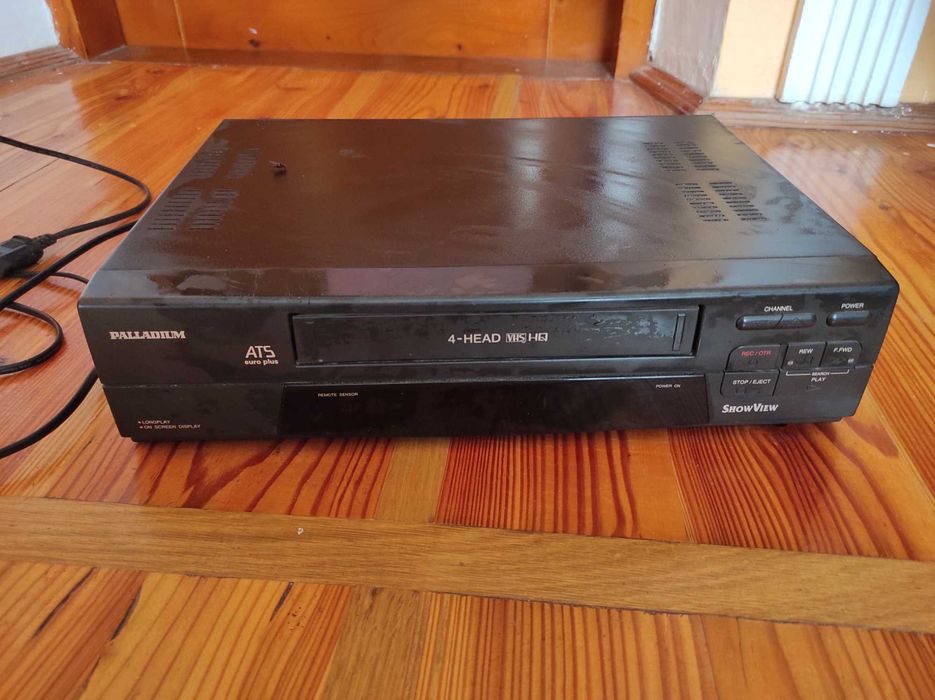 Відеомагнітофон Palladium