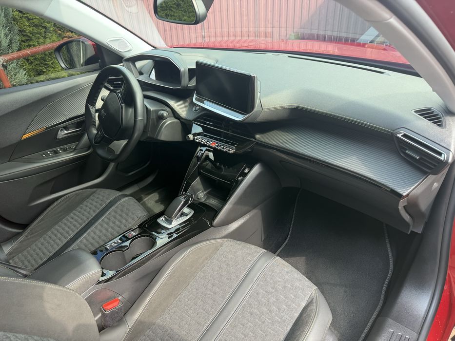 Peugeot E2008 Електро 300 км