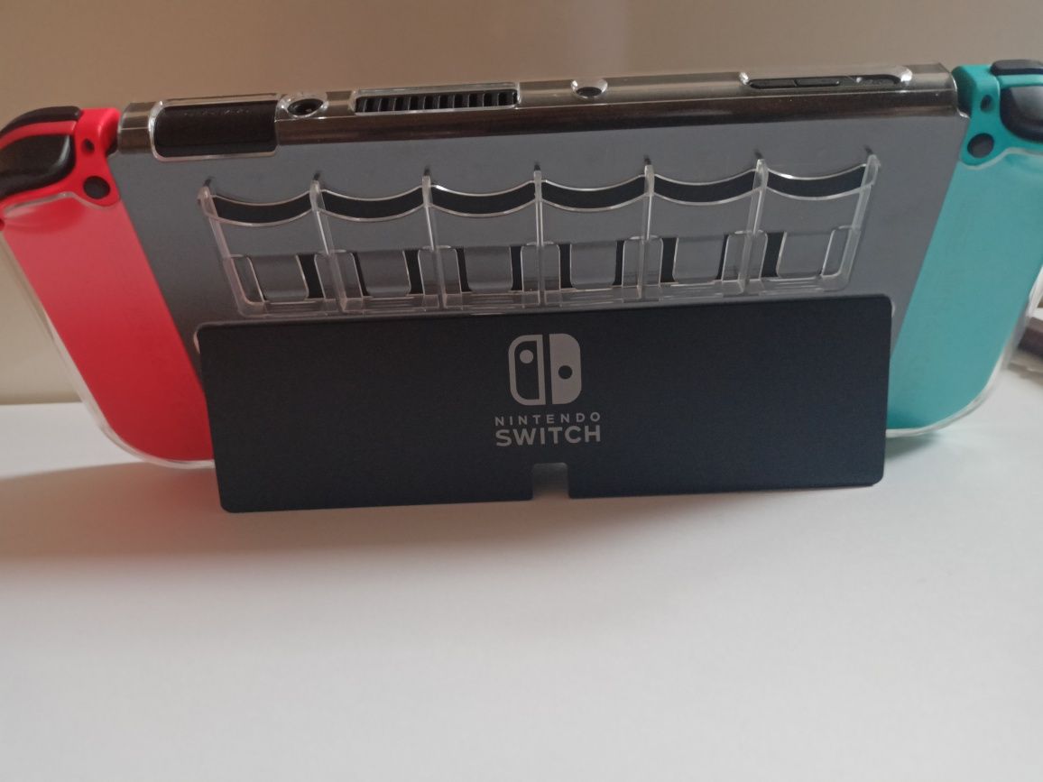 Nintendo Switch OLED case i 3 pary nakładek na joy-cony