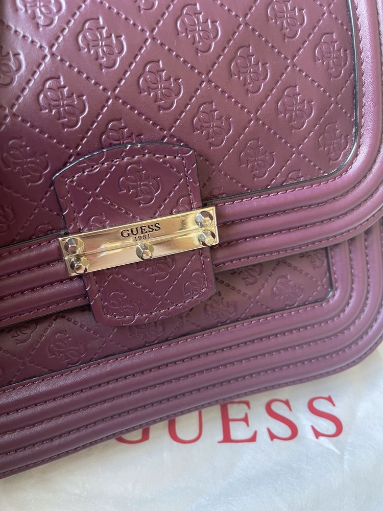 Guess torebka na ramię logo burgundowa