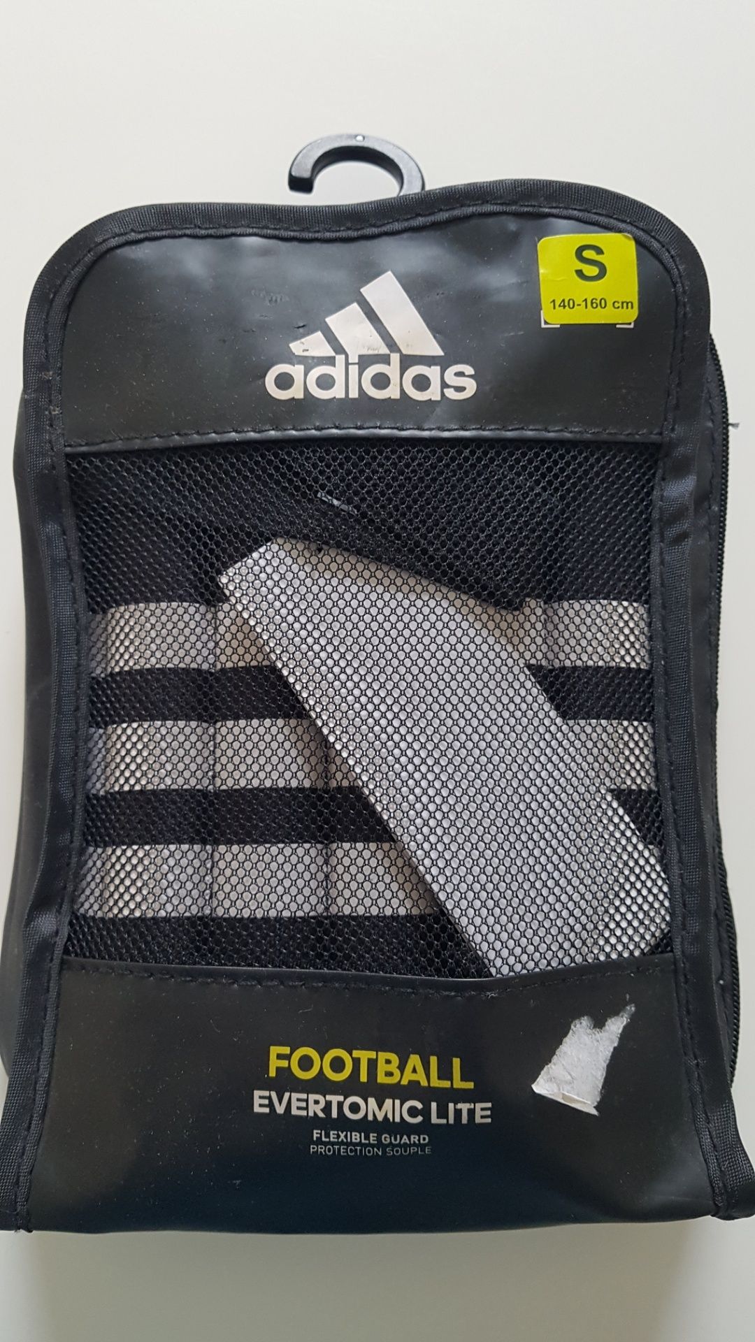 Adidas nagolenniki dziecięce ochraniacze piłkarskie