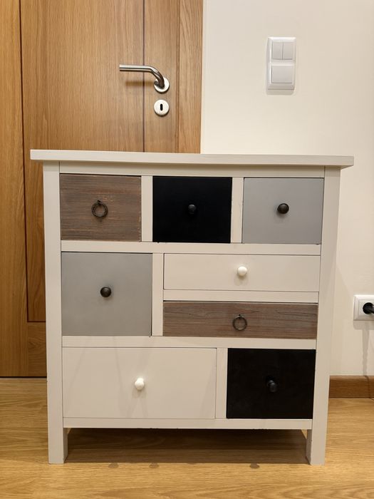 Móvel rústico pequeno