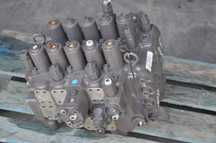 Rozdzielacz hydrauliczny Volvo EC 300E EC 250 E NOWY