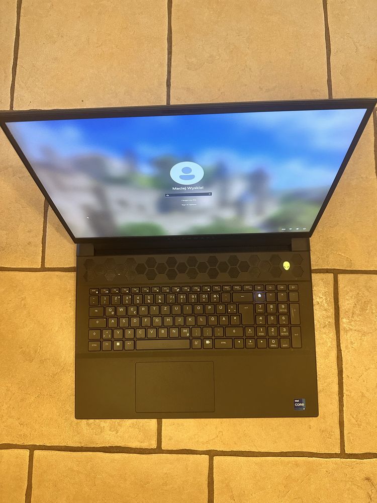 Laptop Gamingowy DELL Alienare m18 R1 i7 13700/4060