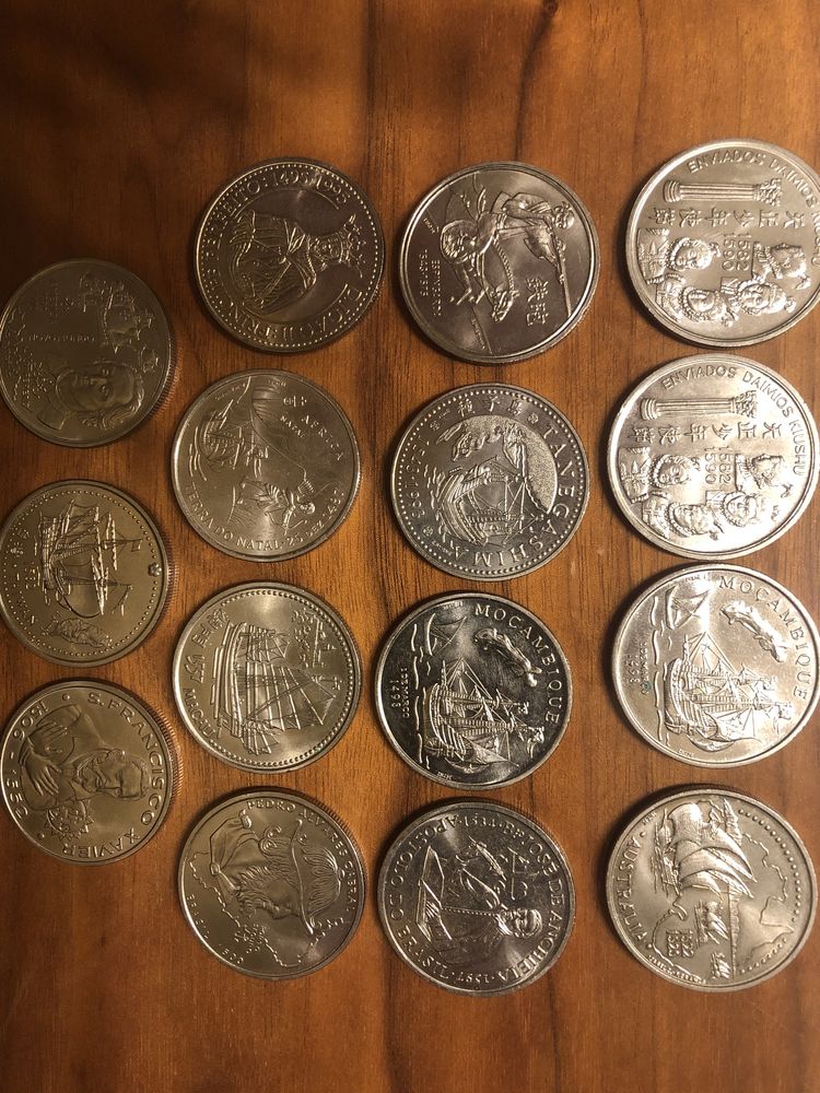 Diversas moedas de 200 escudos. Coleção.