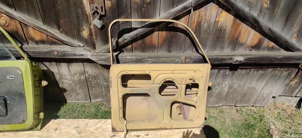 Drzwi do trabanta lewe