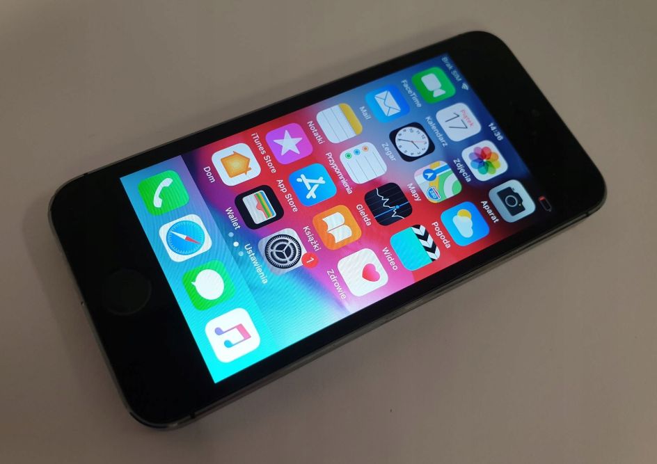 Telefon ajfon Smartfon Apple iPhone 5S gwiezdna szarość 16GB