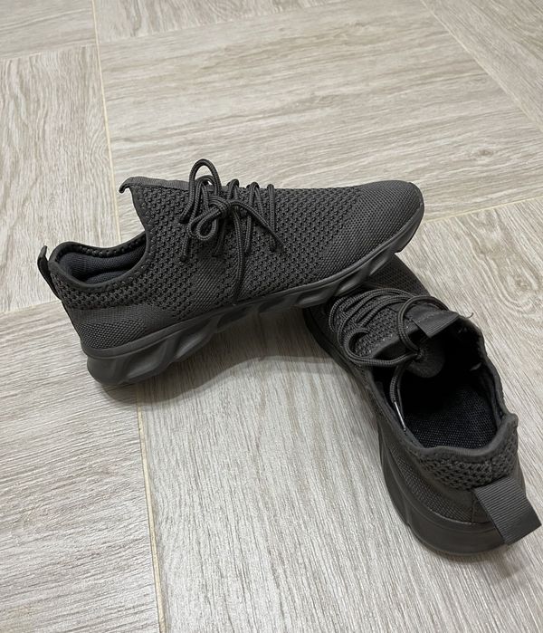 Nowe buty w rozmiarze 46 długość wkładki 30cm