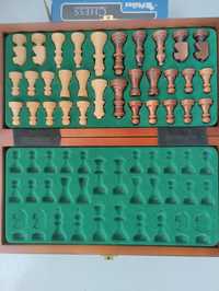 Jogo de xadrez em madeira