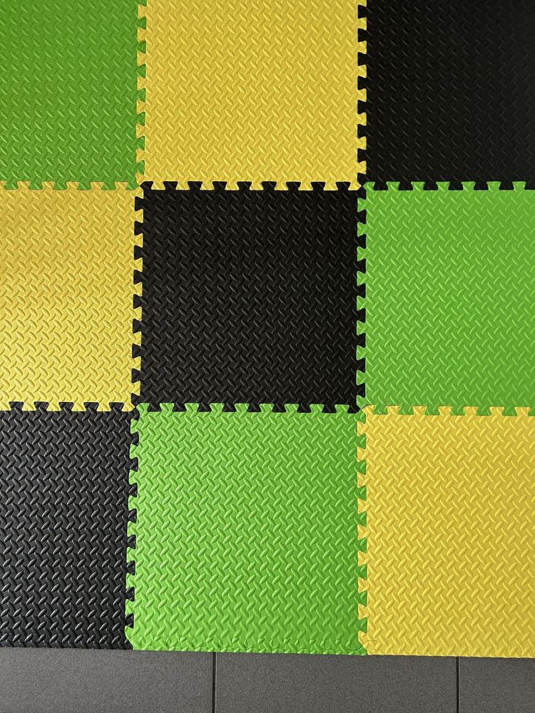 Mata piankowa puzzle 180 x 180 cm czarno zielono żółta . Nowa
