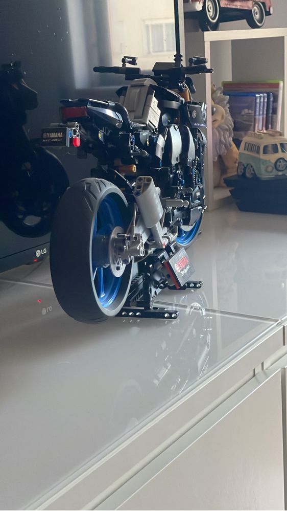 Lego Technic Yamaha MT-10sp 42159