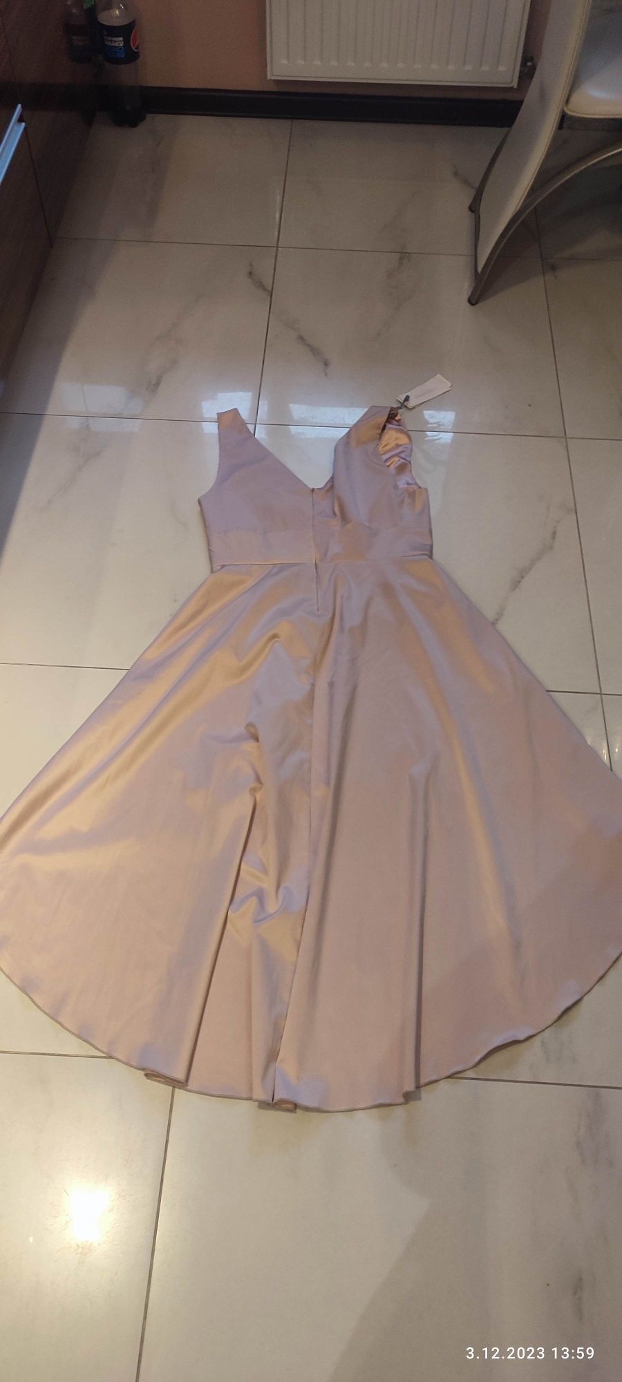 Nowa pudrowa różowa sukienka wieczorowa Rinascimento XL