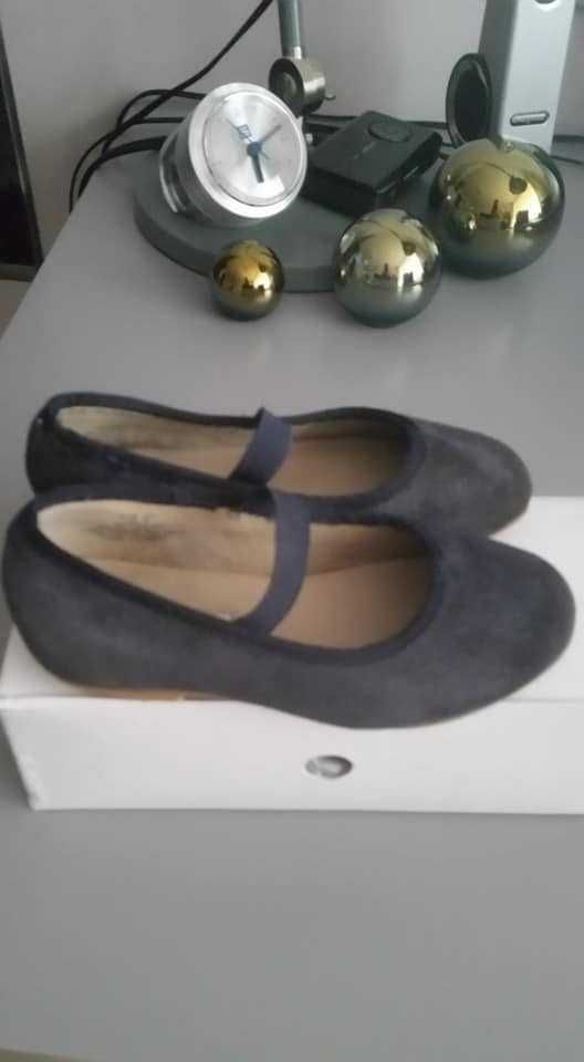 Baleriny zamszowe H&M r. 26, wkładka 17 cm