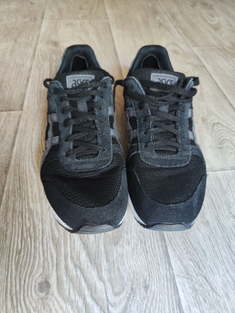 Продаються оригінальні чоловічі кросівки asics 43розмір