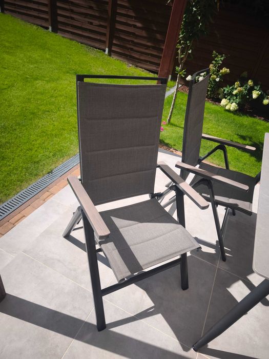 Zestaw wypoczynkowy tarasowy krzesła i stół