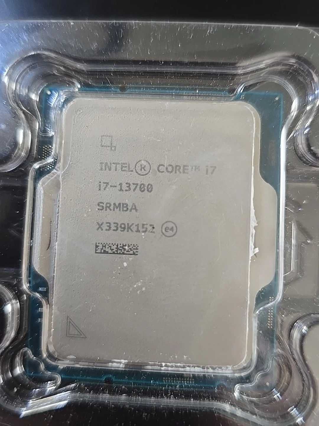 Процесор Intel Core i7-13700K