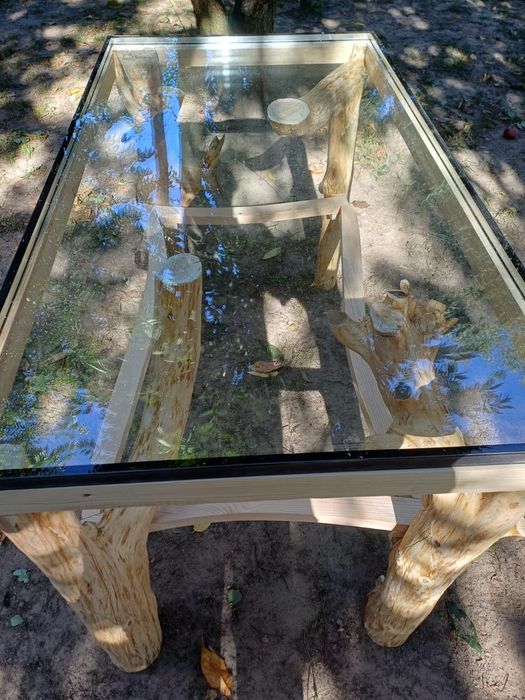 Stół drewniany ze szkłem