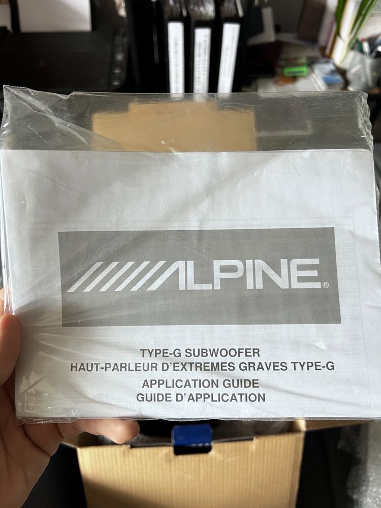 Nowiutki głośnik subwooferowy Alpine SWG 1244.