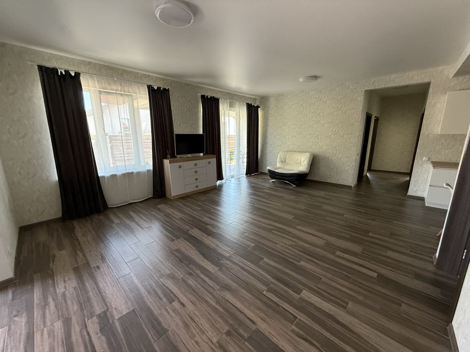 Довгострокова аренда затишного будинку - с.Братське