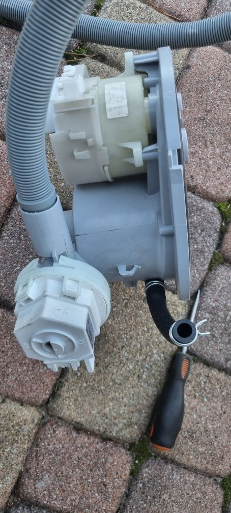 Pompa spustowa zmywarki Whirlpool WSIC 3M27C