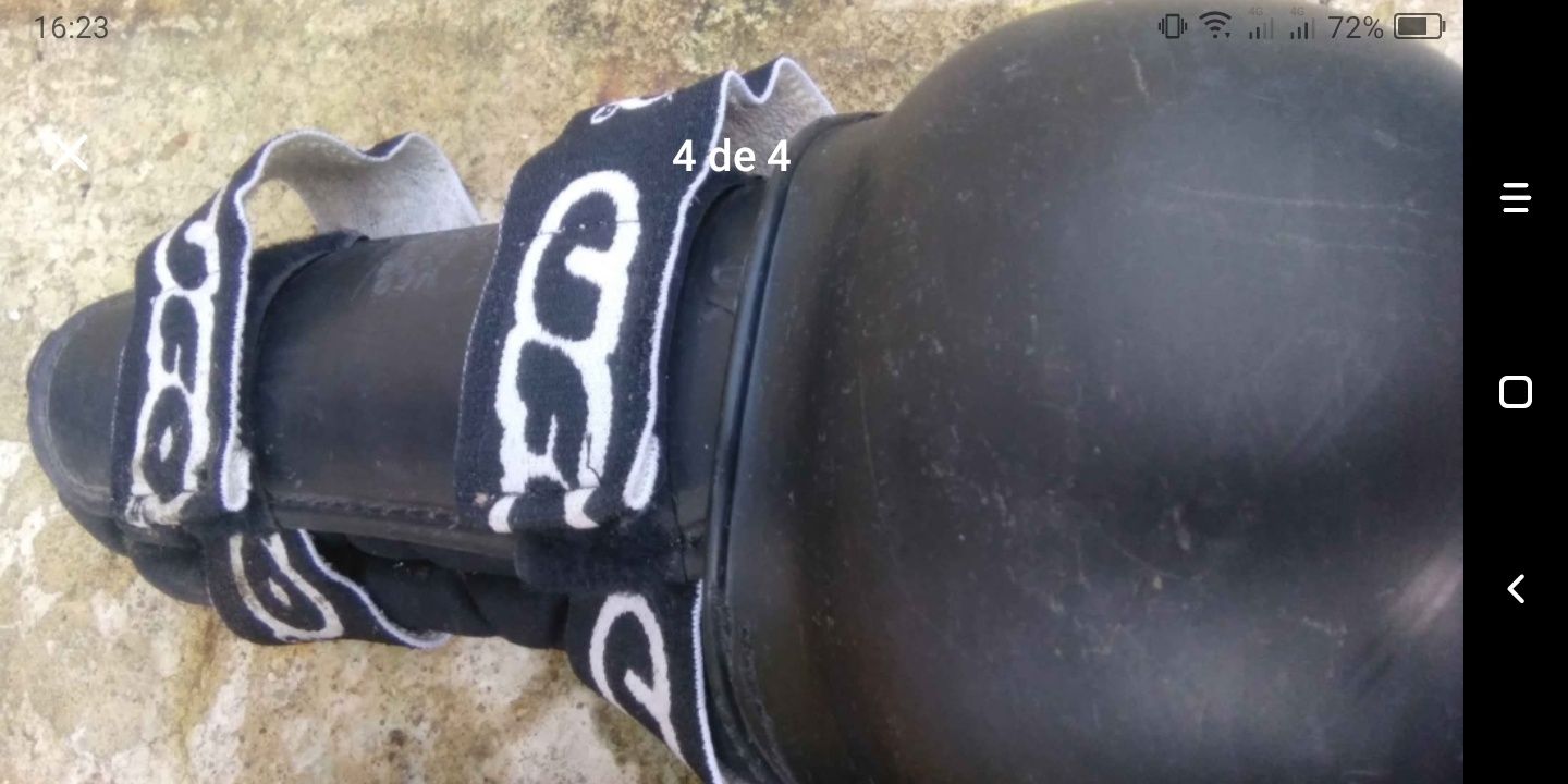 Capacete e joelheiras