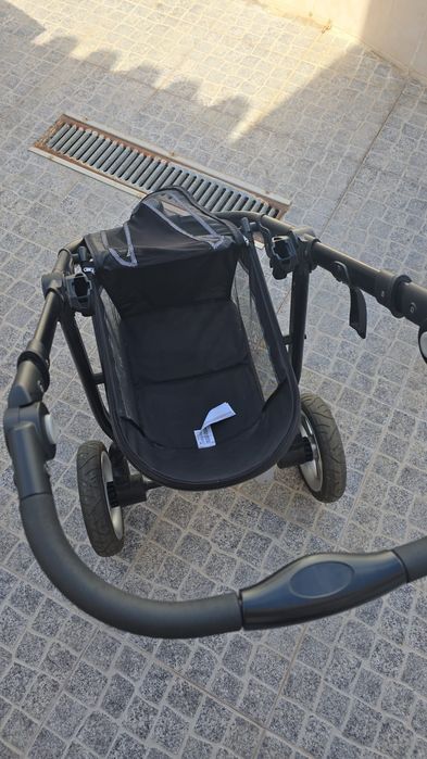 Carrinho de bebé 3 em 1 (carro, alcofa e cadeira auto)