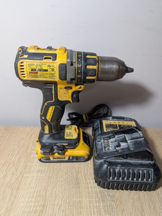 DeWalt dcd790 + акумулятор+ зарядне