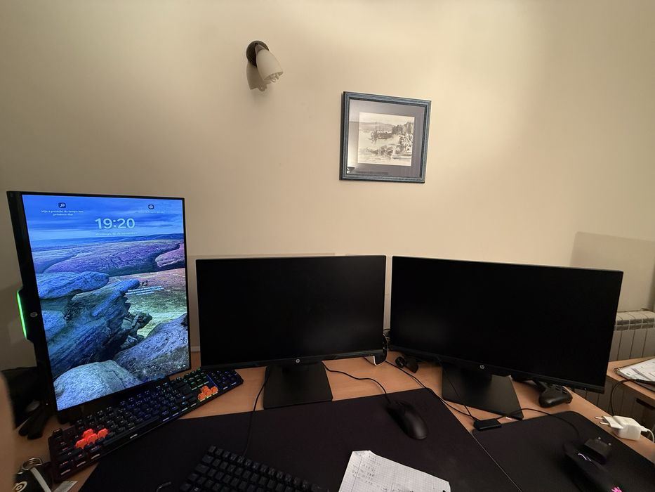 3 monitores HP Pavilion 25X 144hz 1ms 24,5’’