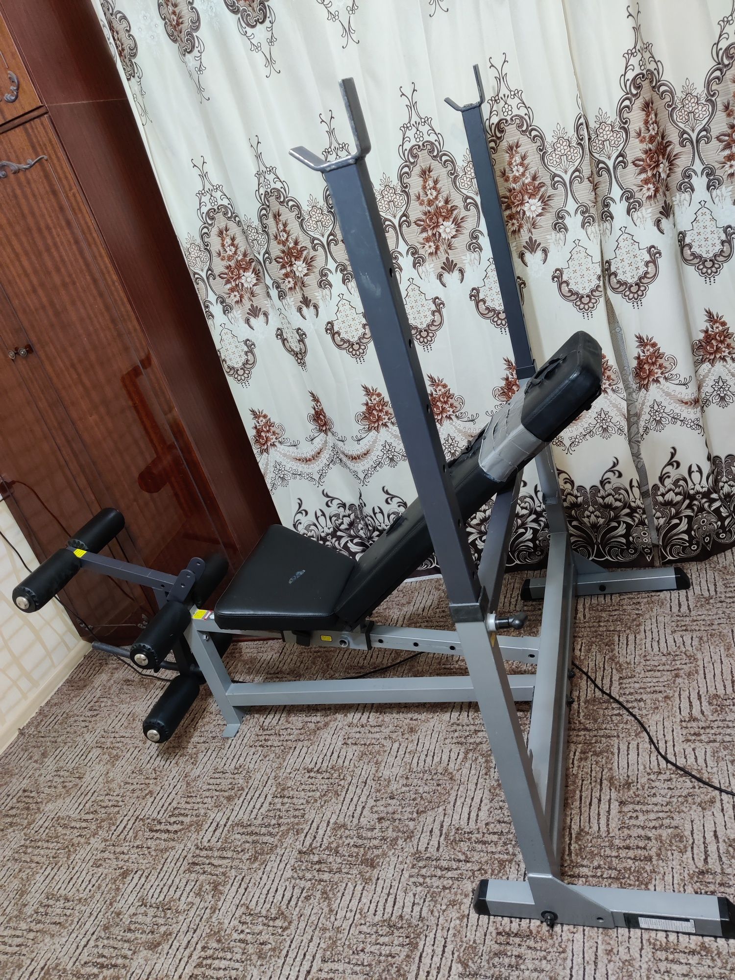 Продам профессиональную,универсальную спорт.скамью