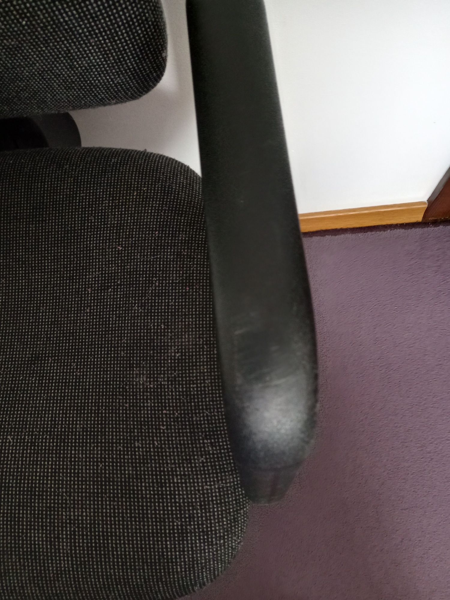Krzesło biurowe szare