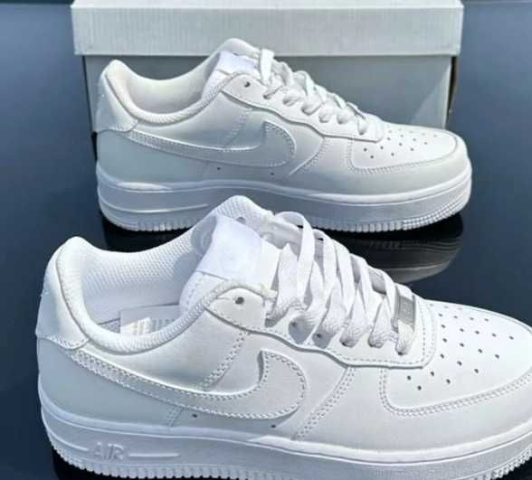 Nike Air Force 1 Low '07 White R.43