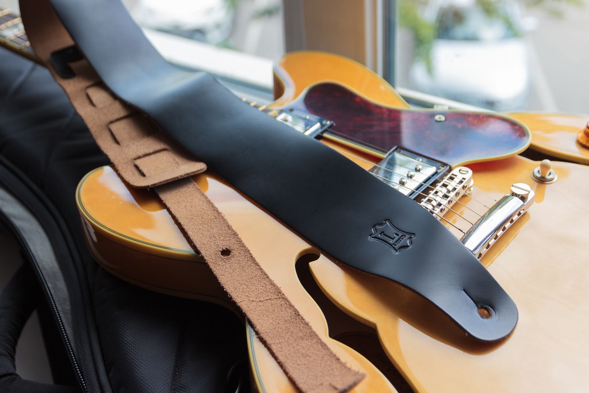 Epiphone Sheraton II (ES-335) + Seymour Duncan + преміум-чохол Mono
