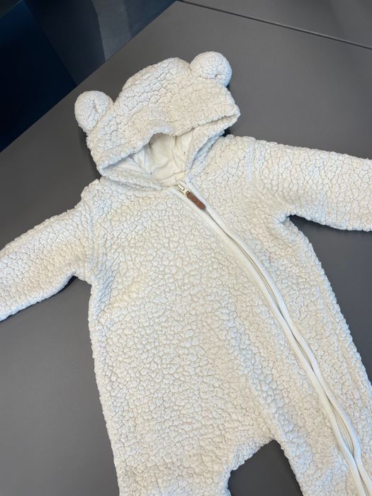 Kombinezon H&M rozmiar 62 kremowy misiu