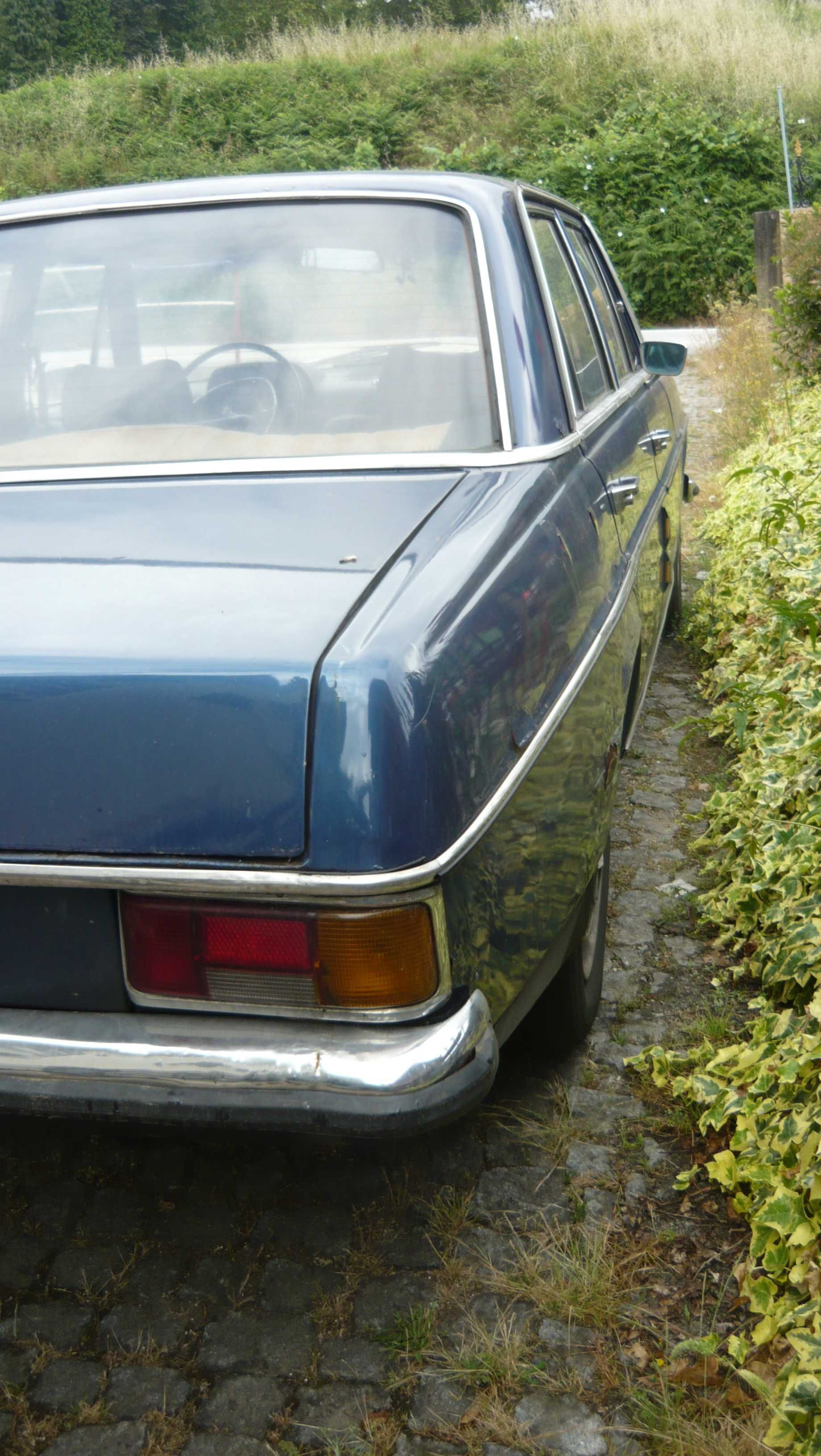 Mercedes Benz  w115/8