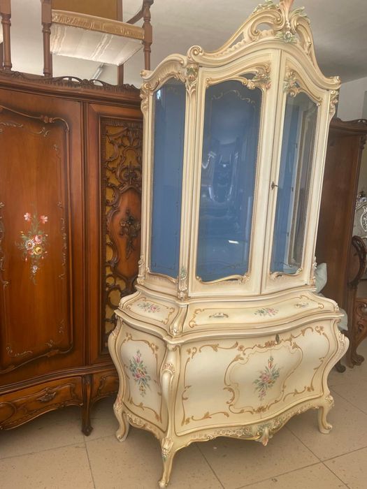 Вітрина Silik виробник Італія